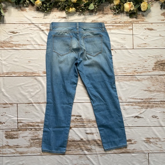 Women's J Crew Light Wash Skinny Jeans - Picture 2 of 3